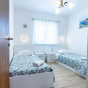 Nina Apartman